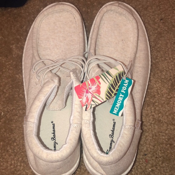 Tommy Bahama Shoes - NWT TOMMY BAHAMA Memory Foam Womens Sneakers Sz 8